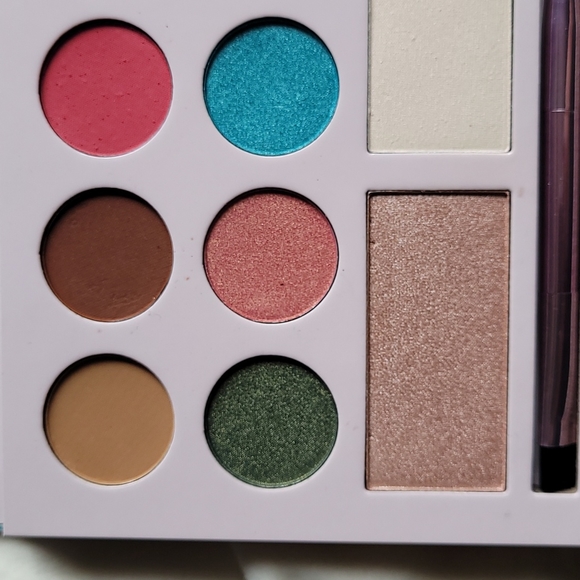 Moods by Laura Sanchez Palette - Picture 4 of 6